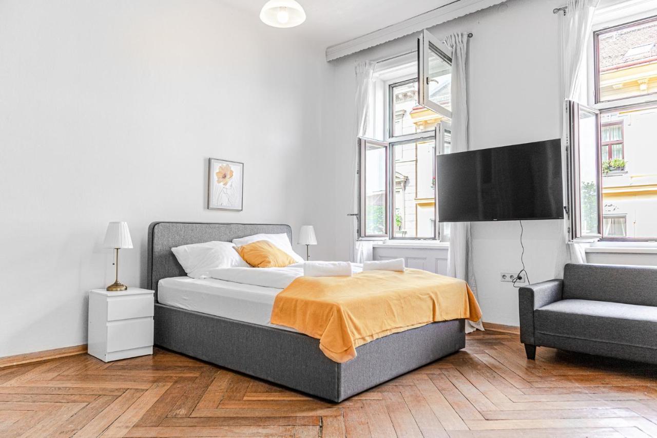 4 Great Apartment Akh - Ideal For Groups Of 19 Wien Exterior foto
